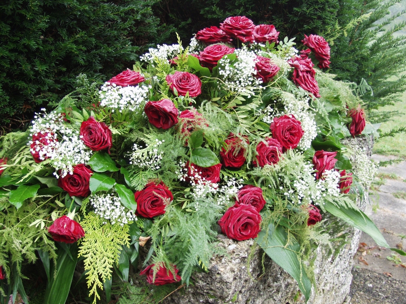 funeraire-LA FARLEDE-min_roses-61203